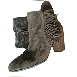 EUC | Vince Camuto | Suede Hayzee Fringe | Olive Green | Ankle Boots | Size: 12M